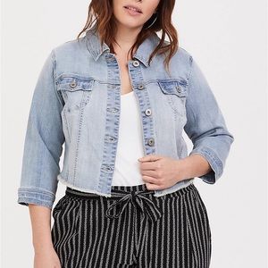 Torrid - CROP DENIM JACKET - LIGHT WASH - size 2x